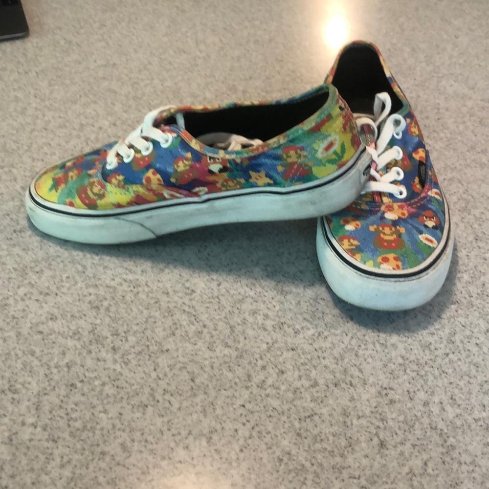 VANS X NINTENDO sz 6 ✨